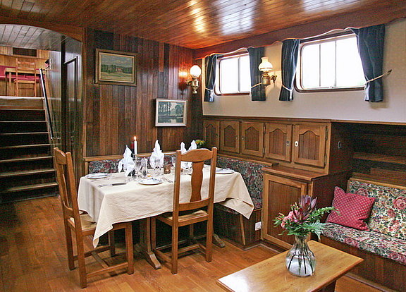 Inneneinrichtung Nymphea European Waterways Nymphea-interior.jpg