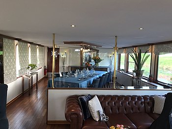 Lounge- und Essbereich
