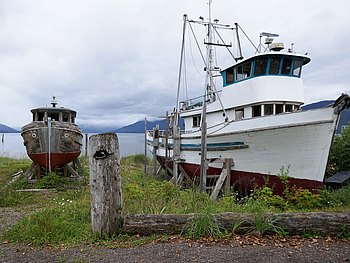 Boote in Icy Strait