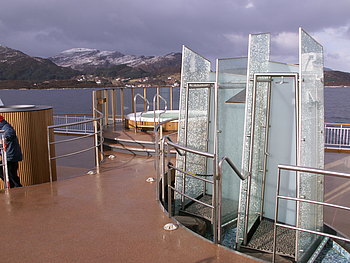 Außenduschen auf dem Pooldeck