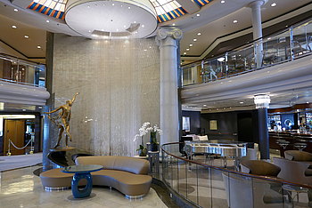 Der Wasserfall im Atrium